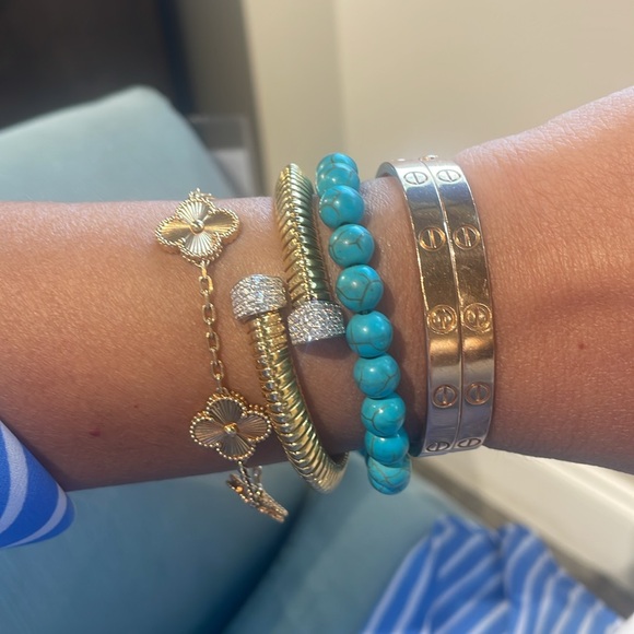 Afarin Collection Tubogas Diamond Bypass Cuff Bangle Bracelet in 18k - Picture 5 of 16